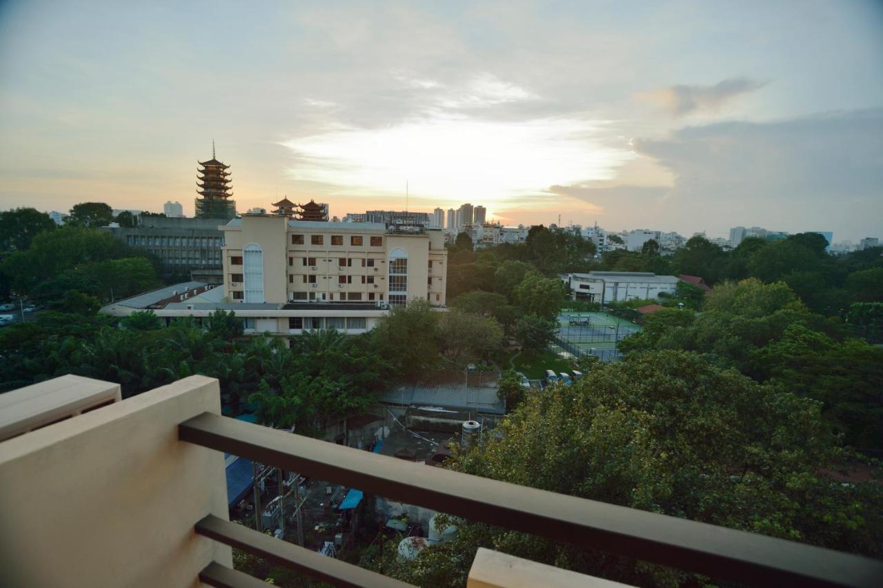 Pandora Saigon Hotel Хошимін Екстер'єр фото